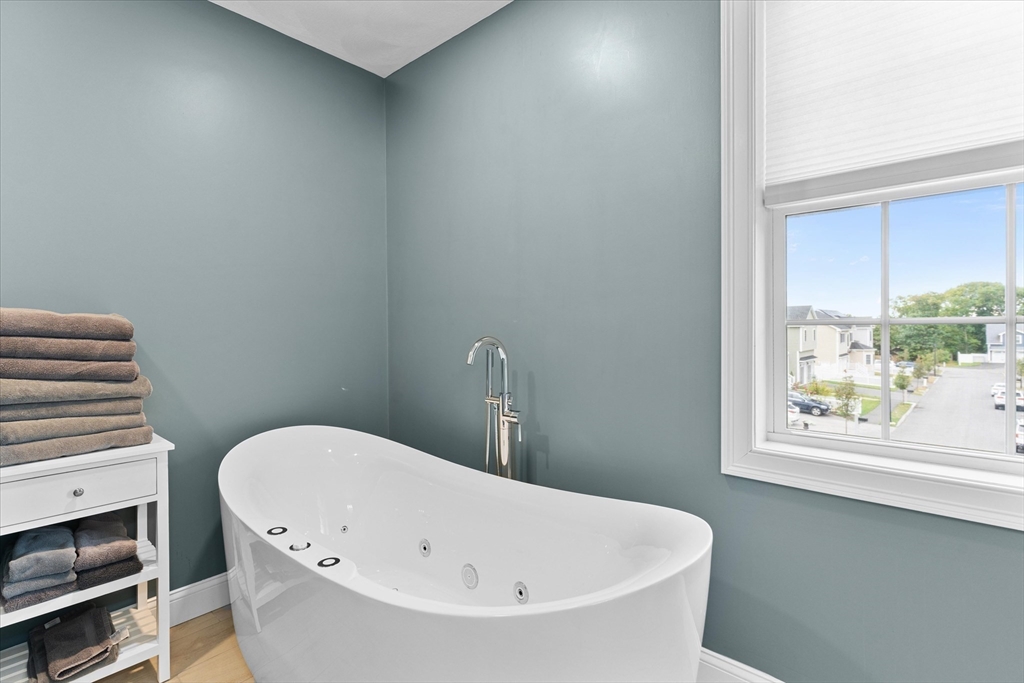 70 Kent Road Lynn, MA 01904 - Photo 17 of 42 Gallery Image 17