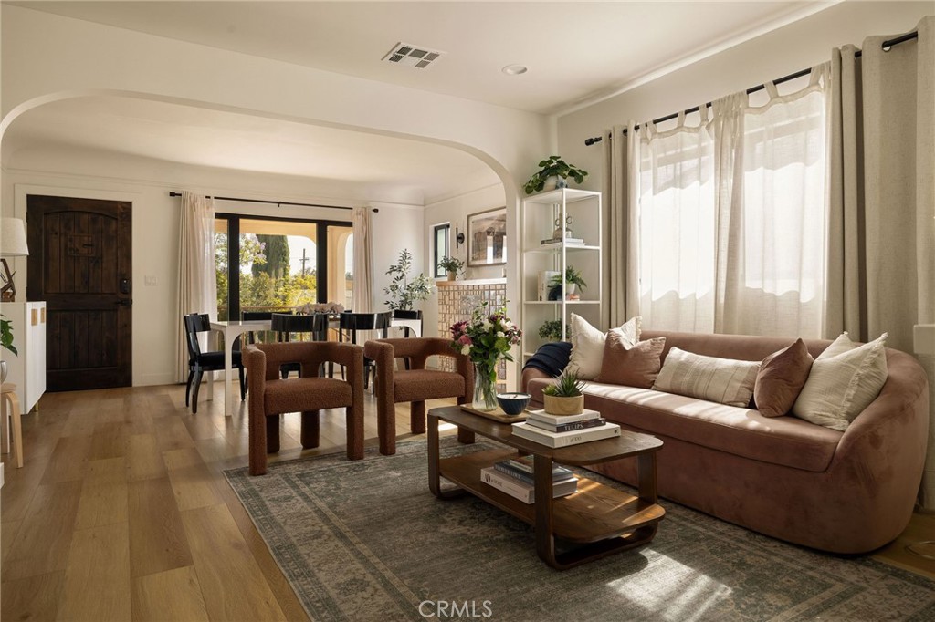 5417 Stratford Road Los Angeles, CA 90042 - Photo 6 of 36
