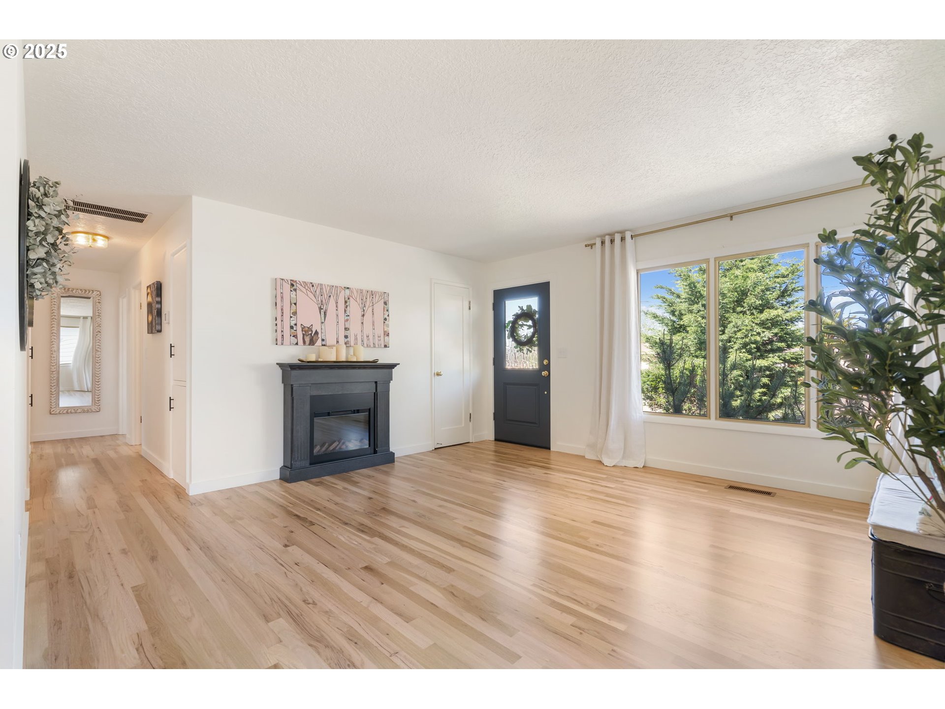 128 Canemah Road Oregon City, OR 97045 - Photo 5 of 46 Gallery Image 5