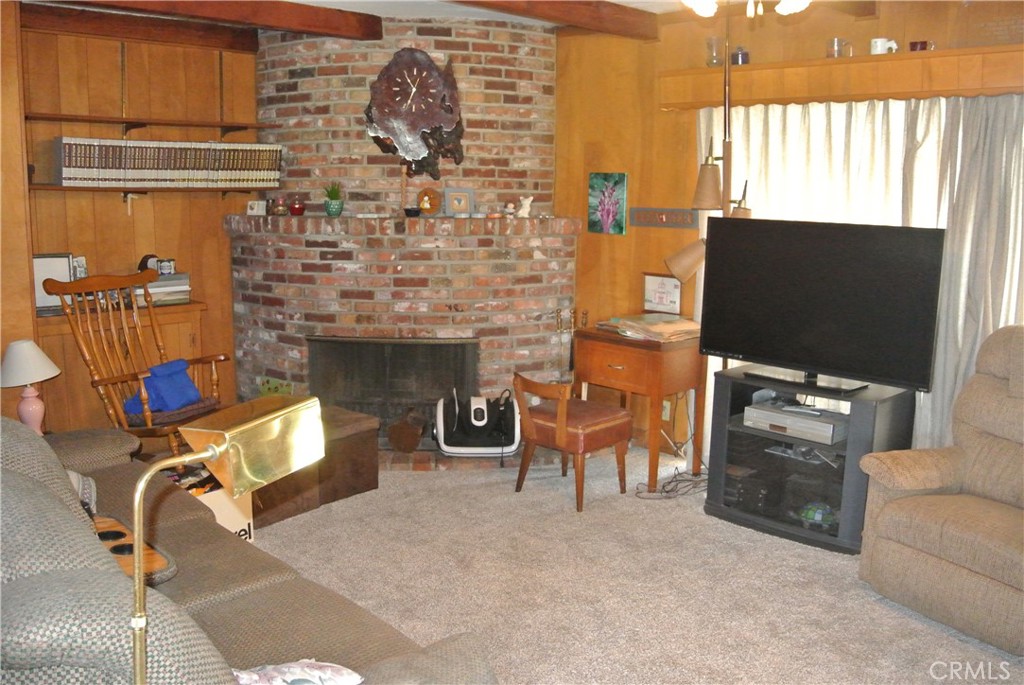 6460 Dos Rios Road Downey, CA 90240 - Photo 11 of 39 Fireplace