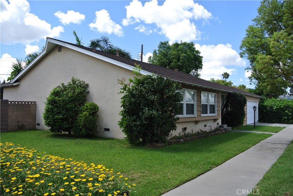 6460 Dos Rios Road Downey, CA 90240 - Photo 39 of 39 East side of home