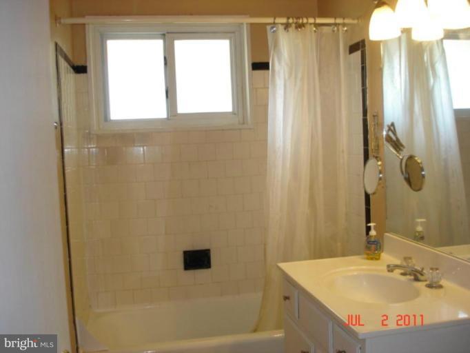 4103 Conrad Road Alexandria, VA 22312 - Photo 9 of 13 Bath #1
