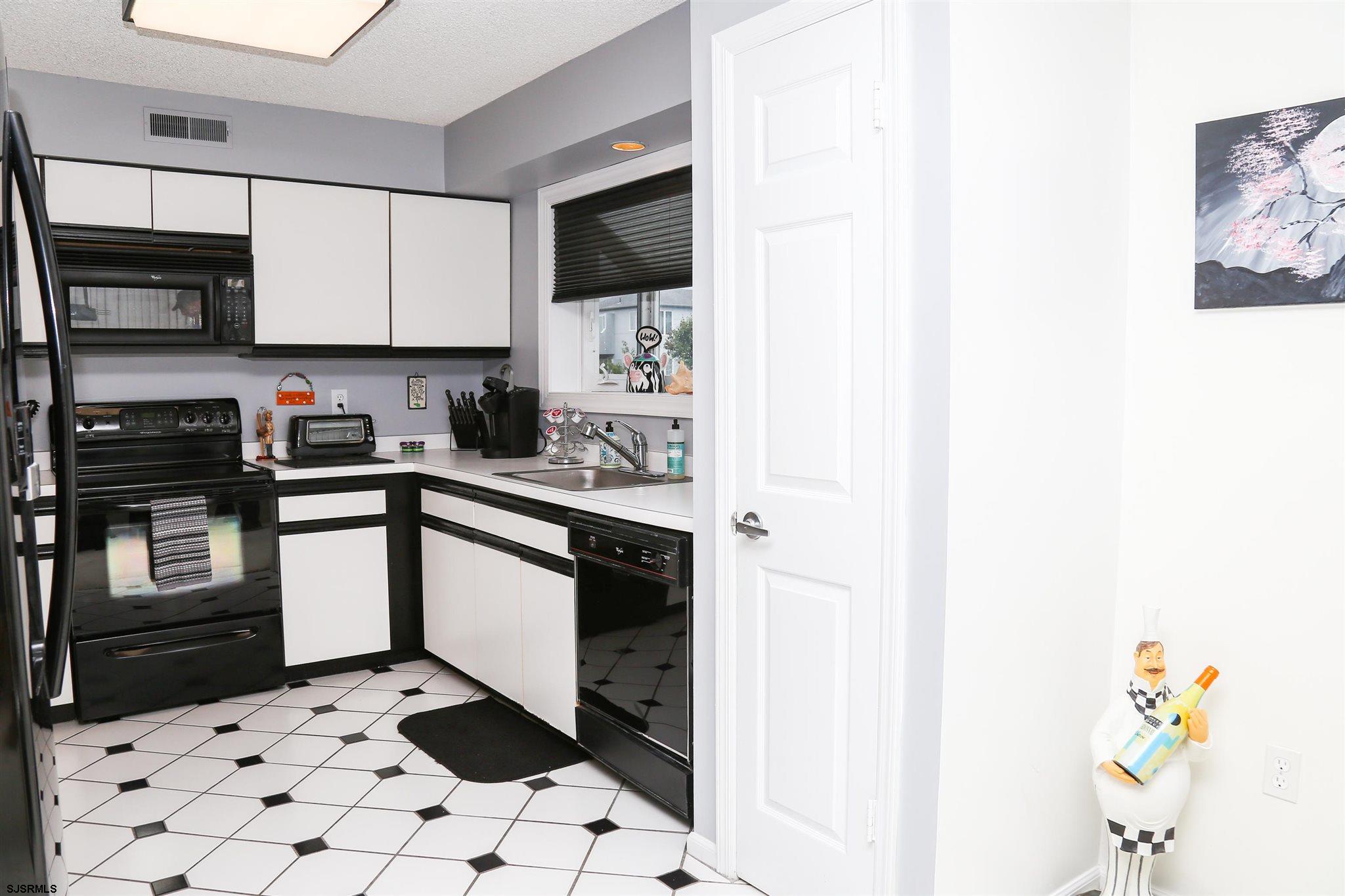 418 Sea Horse Road Brigantine, NJ 08203 - Photo 5 of 40 Gallery Image 5
