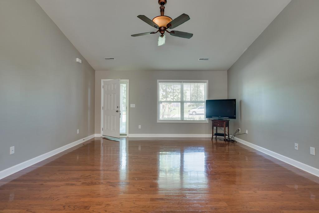 1025 Hummingbird Lane Spring Hill, TN 37174 - Photo 5 of 28 Gallery Image 5