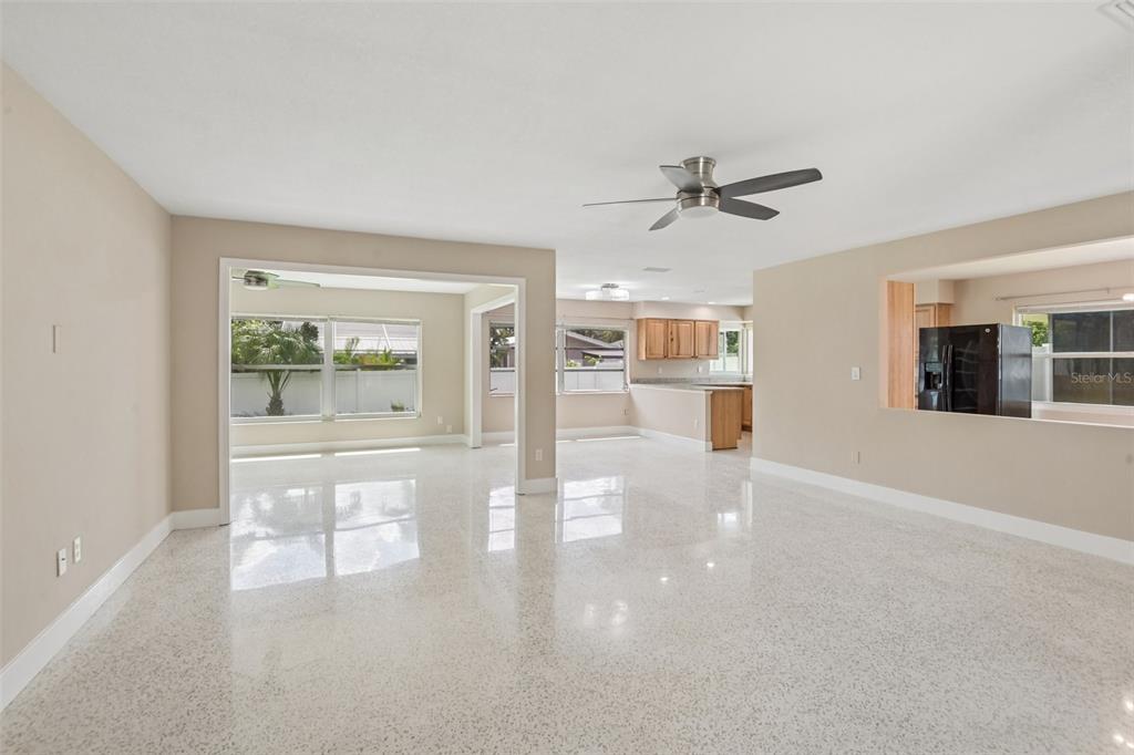 563 Eastview Road Largo, FL 33770 - Photo 4 of 37