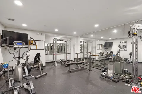 $649,000 | 10926 Bluffside Drive, Unit 3, Studio City, CA 91604