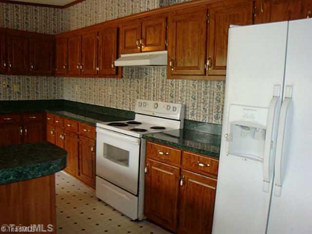 165 Arrowhead Road Ruffin, NC 27326 - Photo 4 of 10 Kitchen.