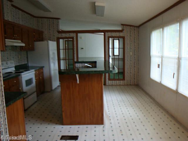 165 Arrowhead Road Ruffin, NC 27326 - Photo 6 of 10 Kitchen.