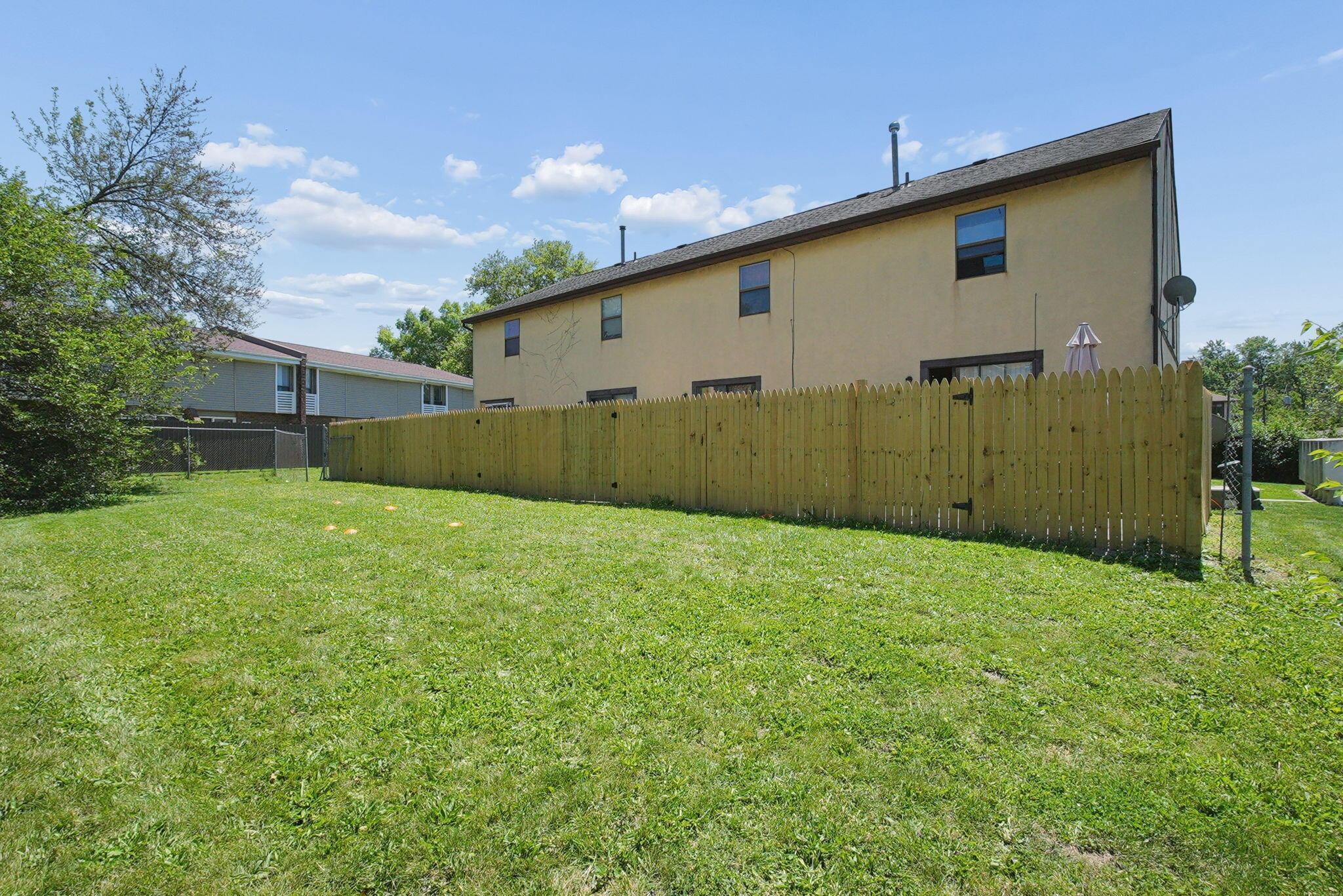 1345 Yorkland Road Columbus, OH 43232 - Photo 5 of 10