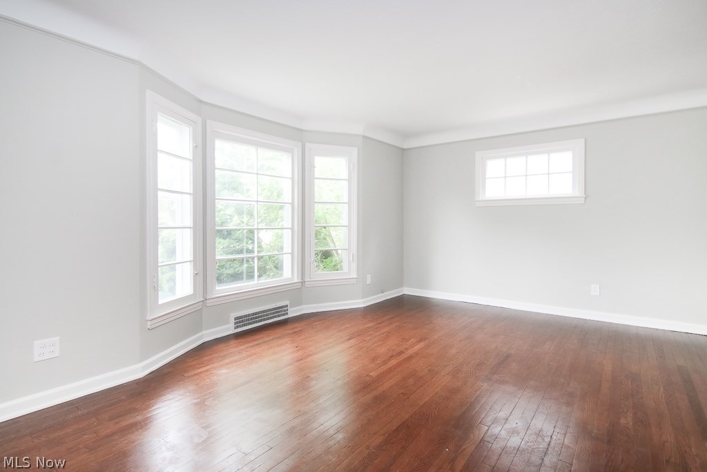 1131 Quilliams Road Cleveland, OH 44121 - Photo 6 of 35 Gallery Image 6