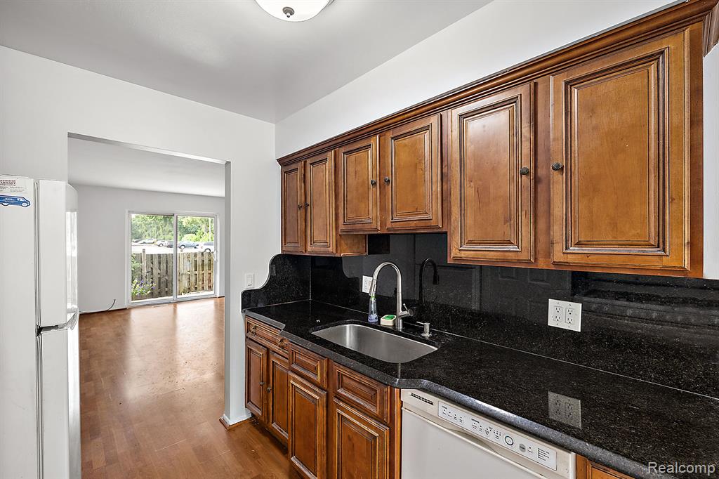 4260 15 Mile Road Sterling Heights, MI 48310 - Photo 13 of 28