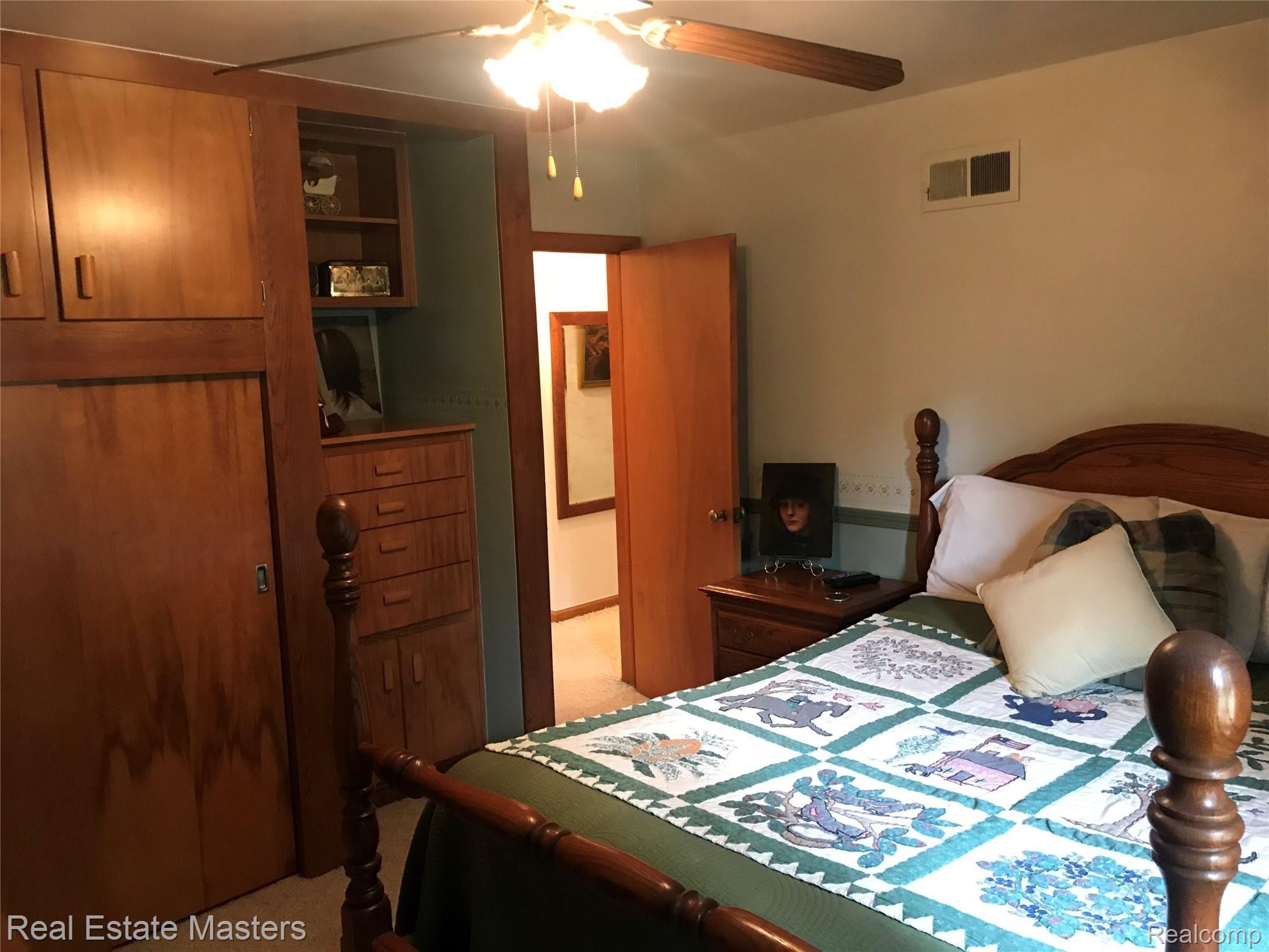 2852 Beach Road Port Huron, MI 48060 - Photo 7 of 21 b15.jpg