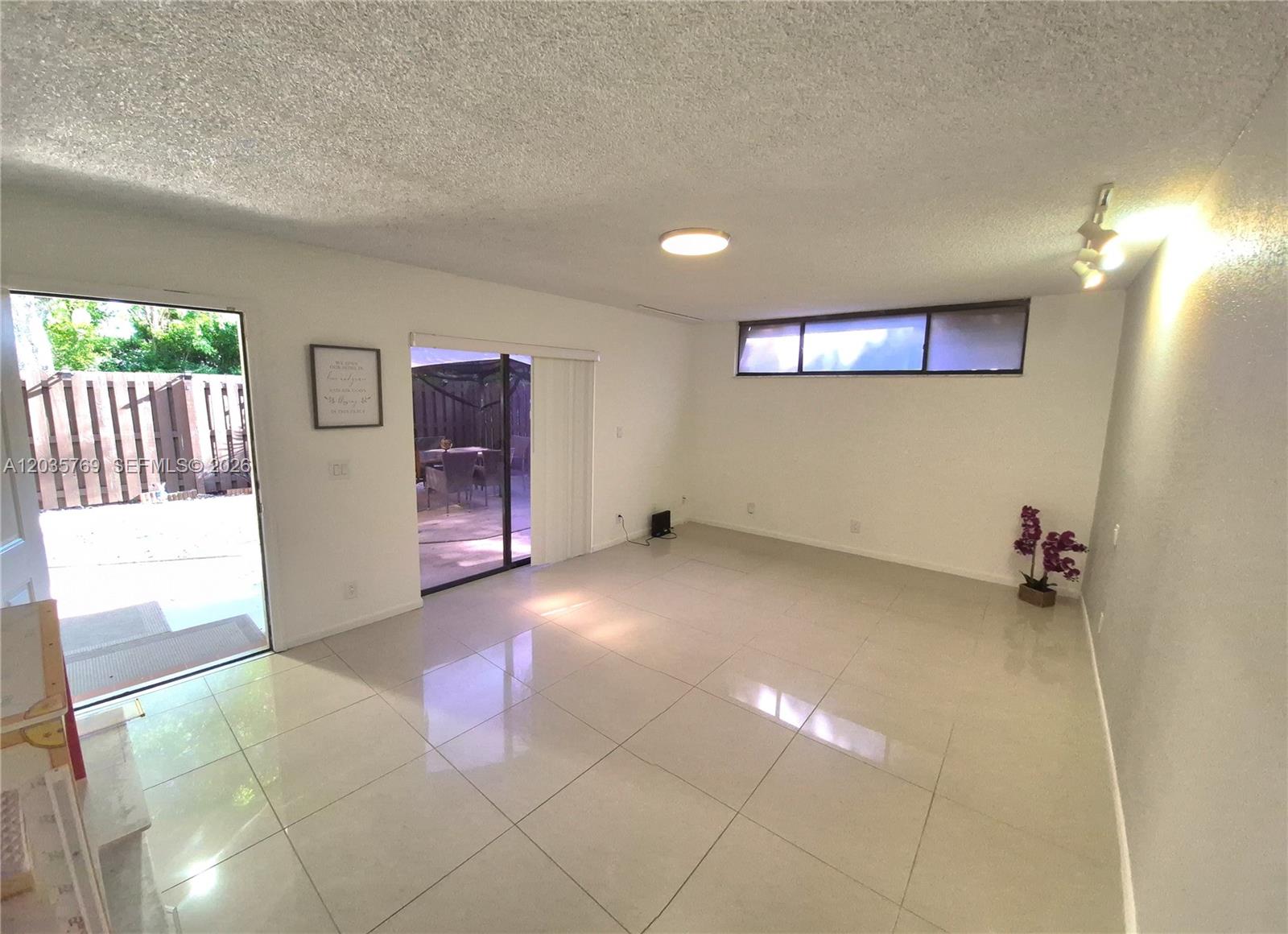 23106 Oxford Place, Unit D Boca Raton, FL 33433 - Photo 6 of 36