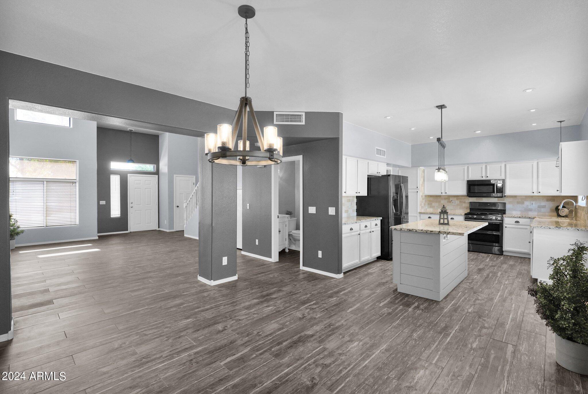 3298 East Bonanza Road Gilbert, AZ 85297 - Photo 14 of 55 3298 Bonanza - 09Great Room