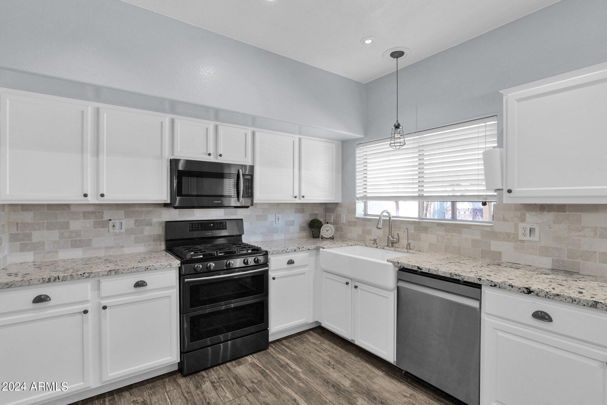 3298 East Bonanza Road Gilbert, AZ 85297 - Photo 19 of 55 3298 Bonanza - 14Kitchen