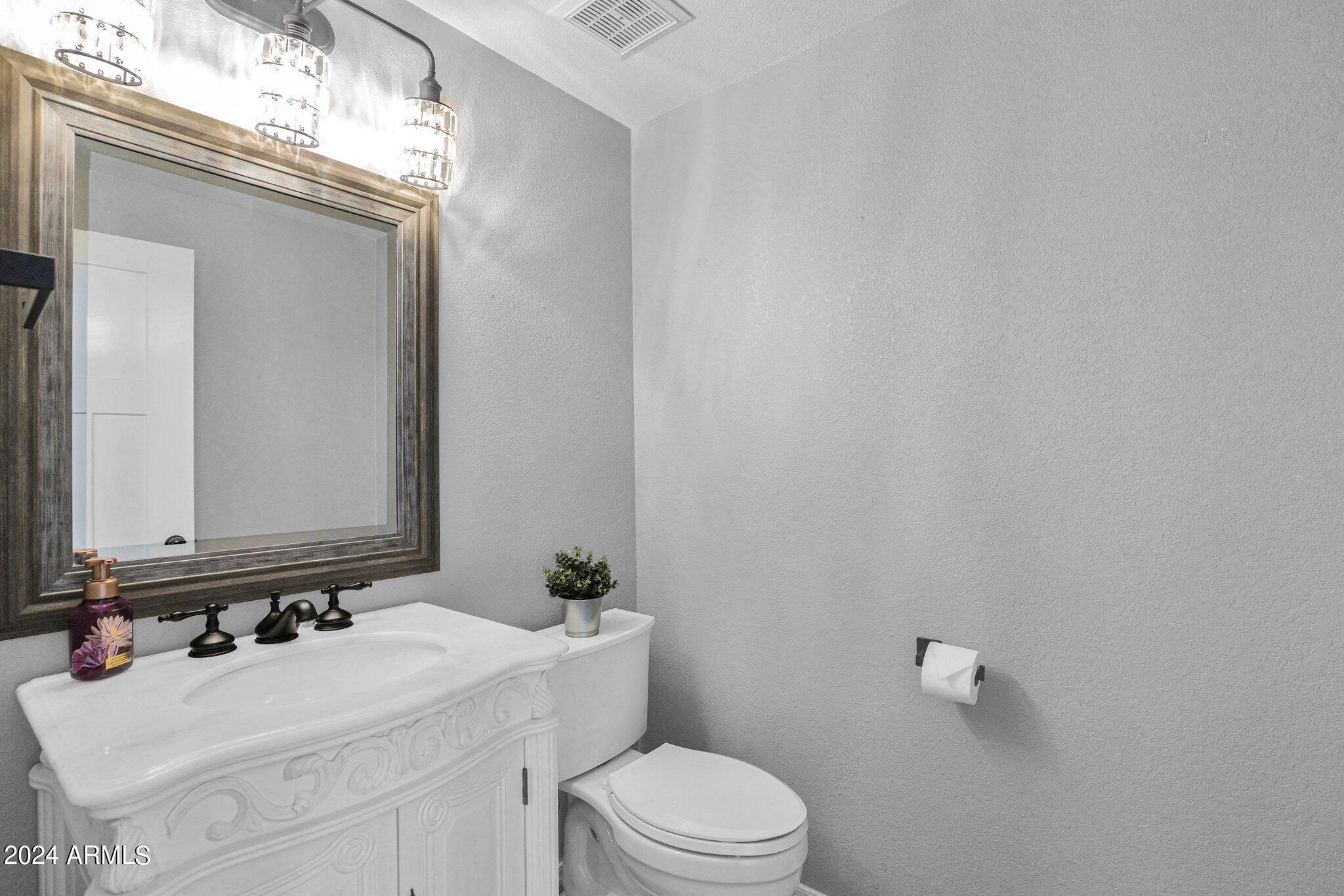 3298 East Bonanza Road Gilbert, AZ 85297 - Photo 21 of 55 3298 Bonanza - 16Guest Bathroom