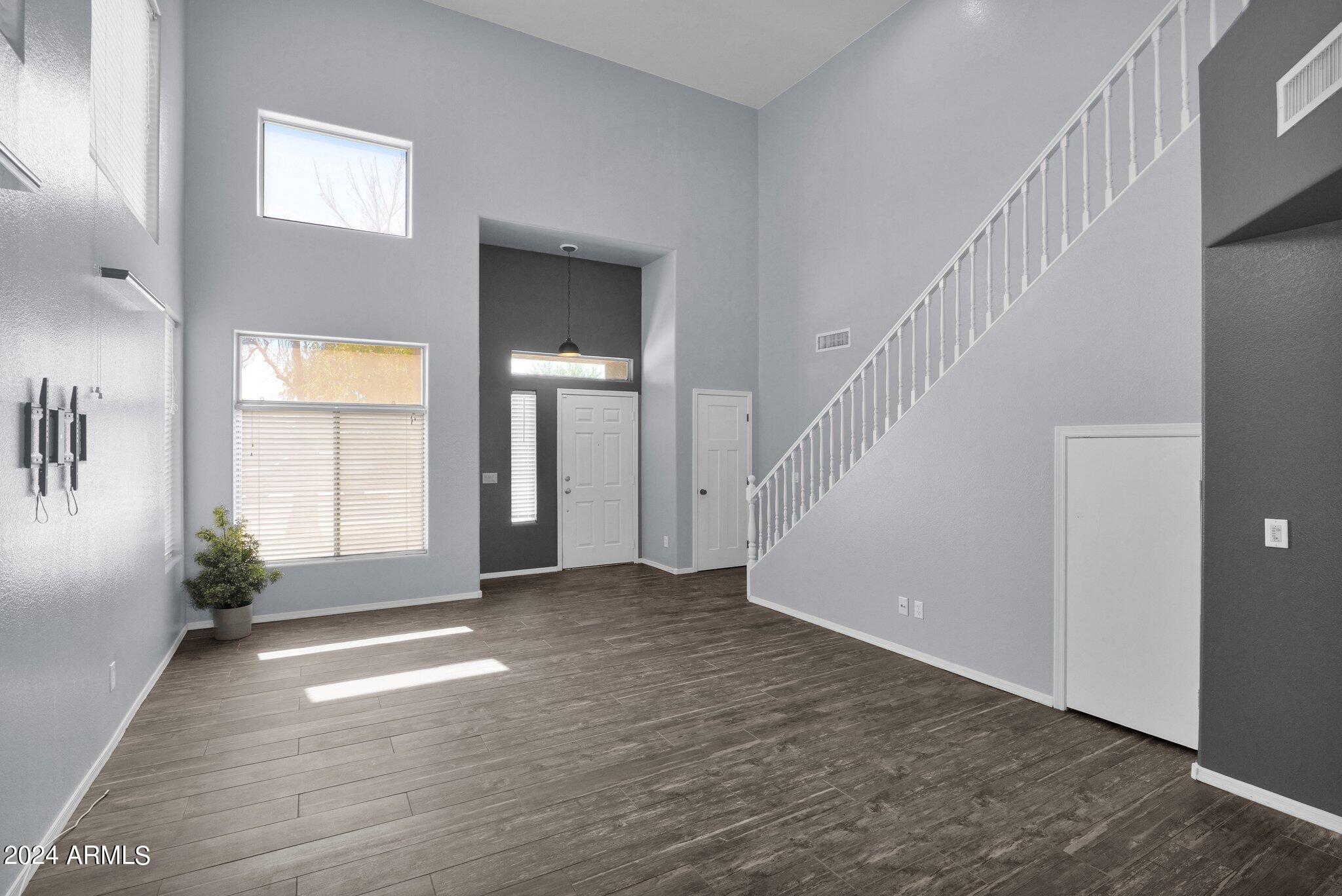 3298 East Bonanza Road Gilbert, AZ 85297 - Photo 10 of 55 3298 Bonanza - 06Living Room