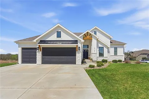 $750,000 | 18120 North Peach Blossom Drive, Platte City, MO 64079