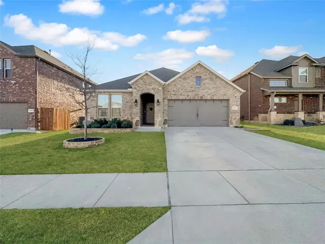 $367,000 | 3223 Hunters Gln Drive, Aubrey, TX 76227