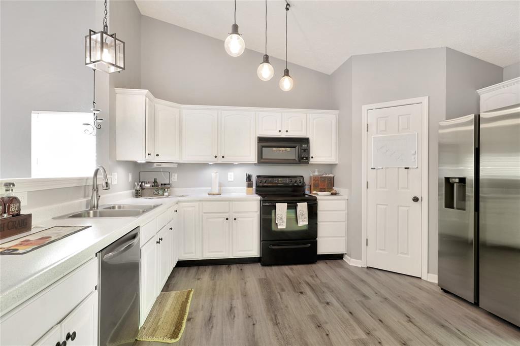 5554 Fair Ridge Place Indianapolis, IN 46221 - Photo 4 of 24