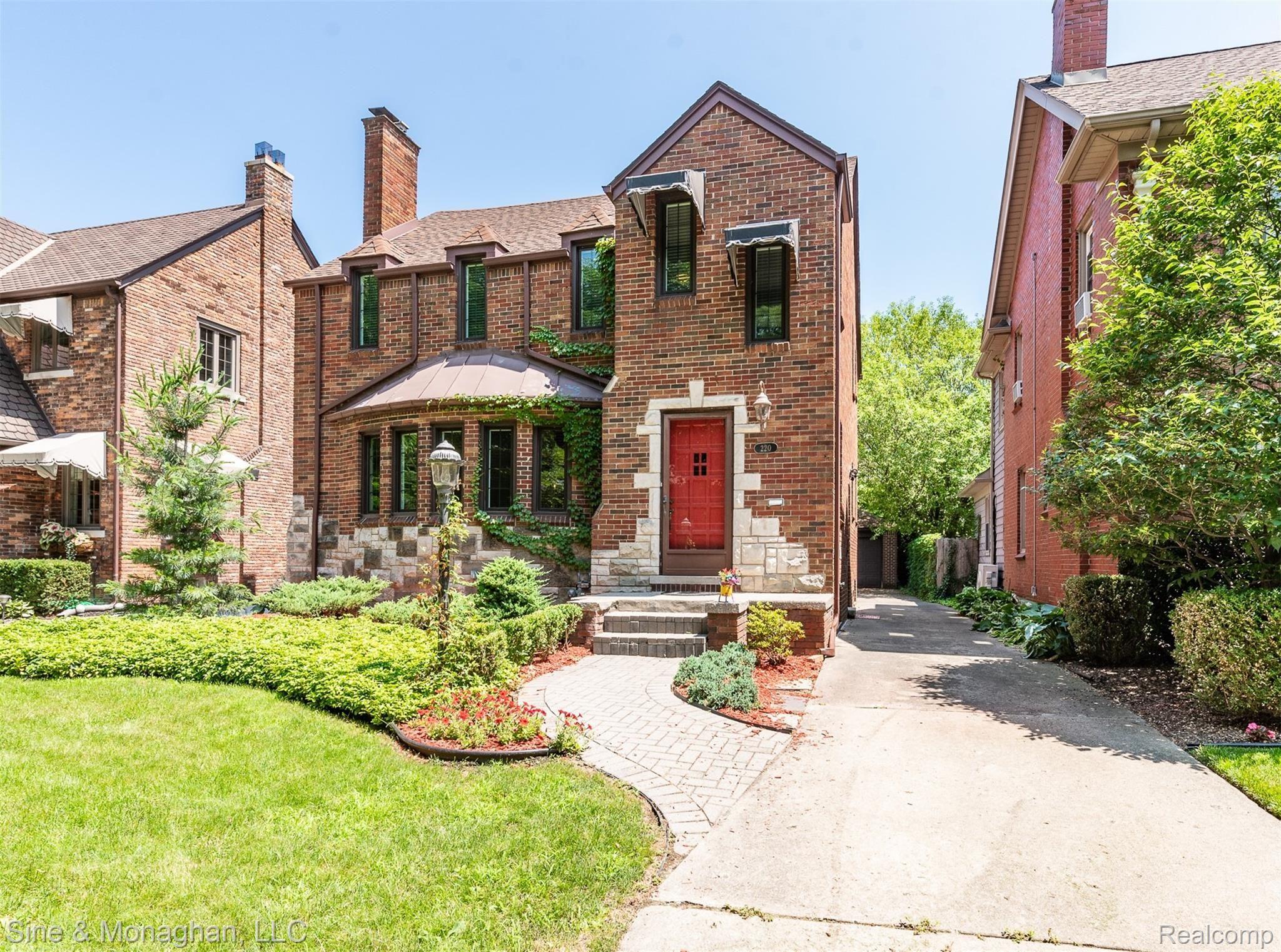 220 Fisher Road Grosse Pointe, MI 48230 - Photo 2 of 39 DSC_1007.jpg