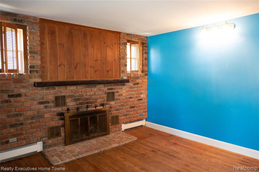 7961 Lakeshore Road Fort Gratiot, MI 48059 - Photo 12 of 37