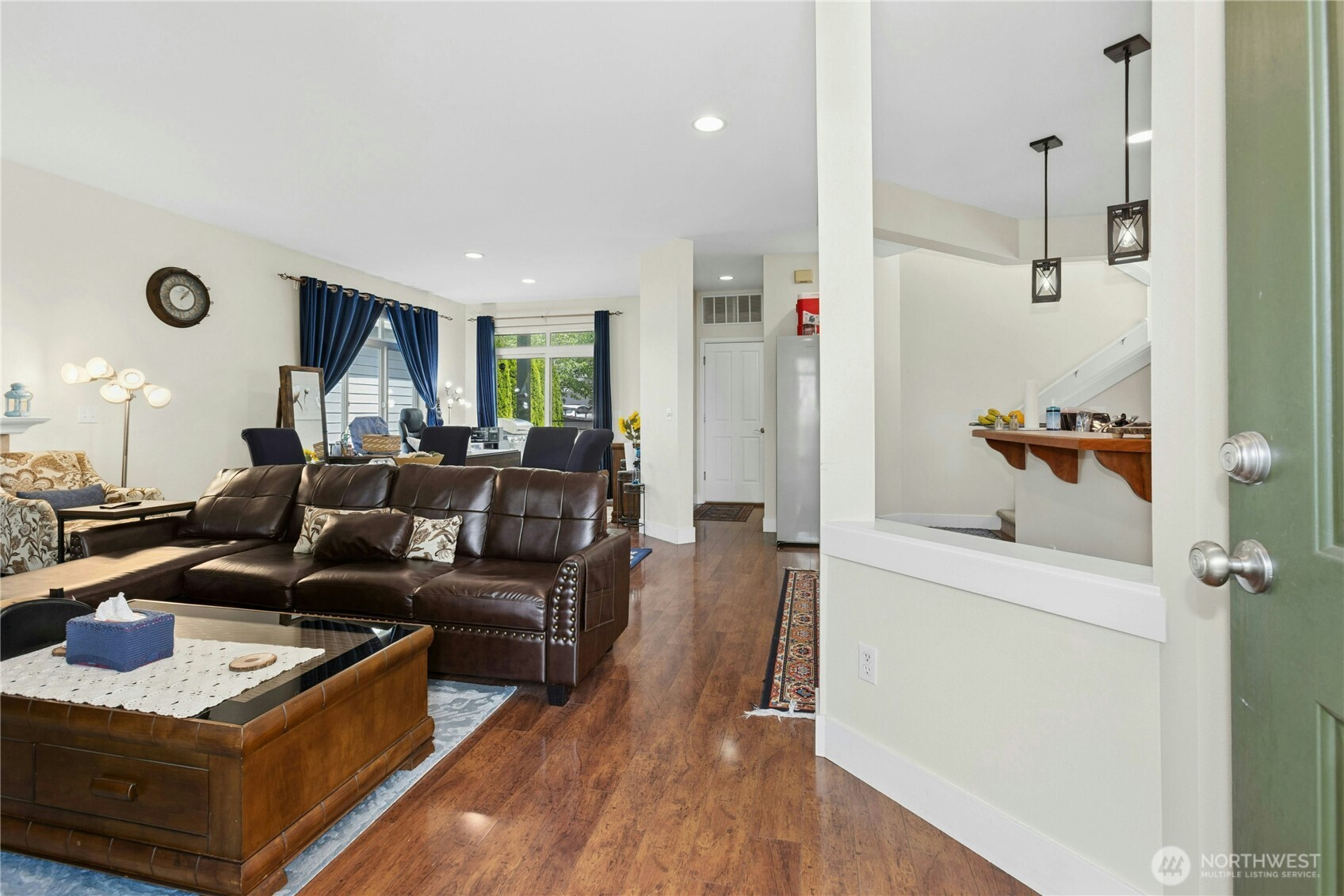16918 Woodside Drive Southeast Renton, WA 98058 - Photo 7 of 32