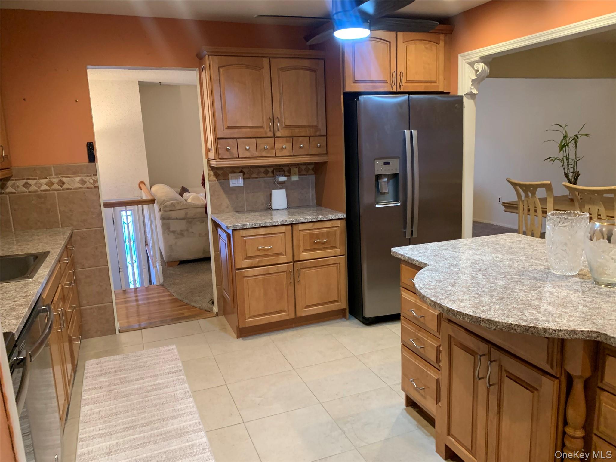 8 Autumn Lane Stony Point, NY 10980 - Photo 4 of 40 a kitchen with a sink stove and refrigerator
