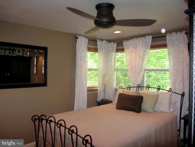 532 Brook Road Towson, MD 21286 - Photo 12 of 18 Bath (Master)