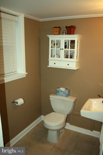 532 Brook Road Towson, MD 21286 - Photo 8 of 18 Bath