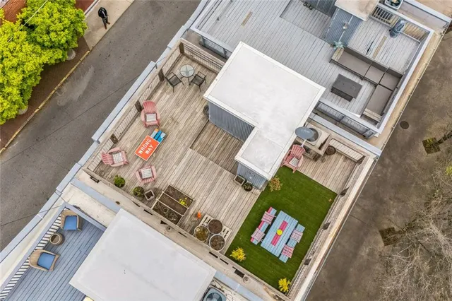 a picture of city view