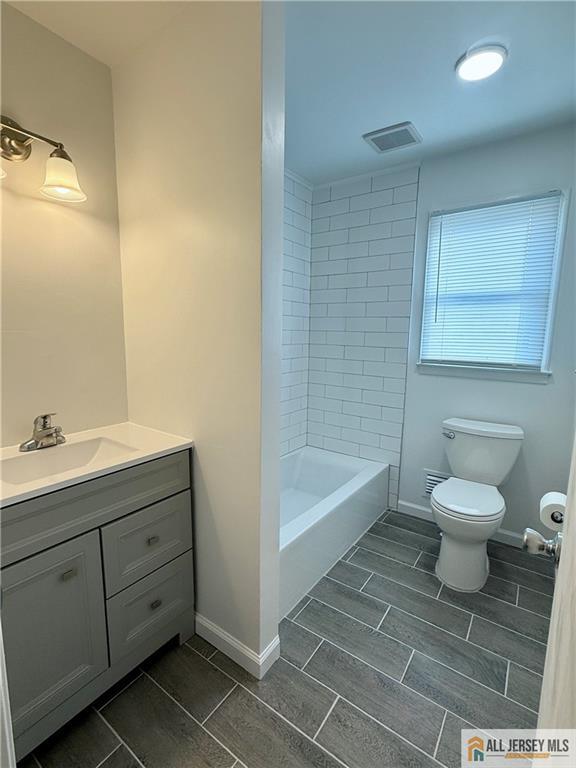 285 South Lincoln Avenue Middlesex, NJ 08846 - Photo 7 of 11 a bathroom with a sink toilet and shower
