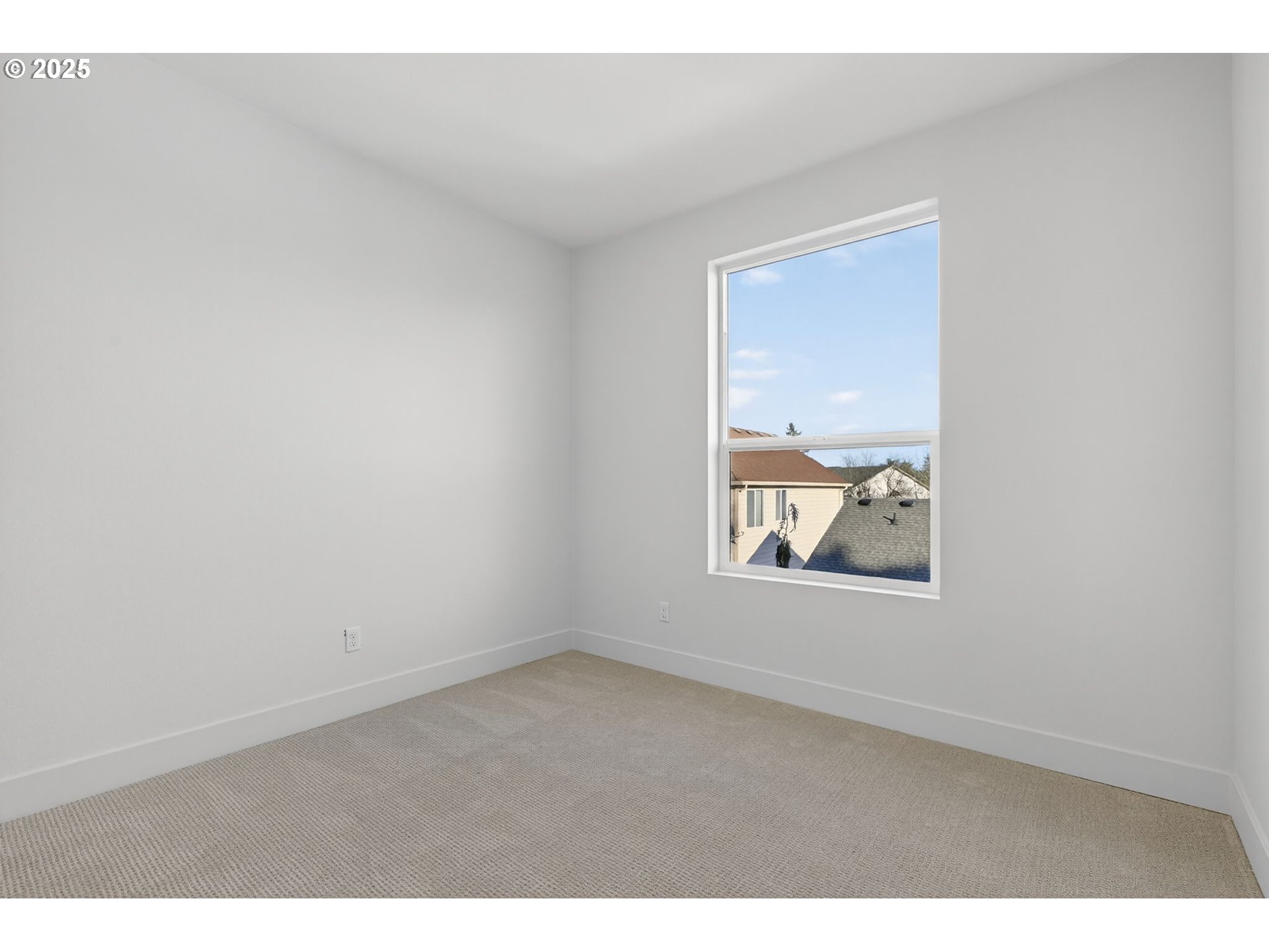 1501 Northwest 8th Avenue Camas, WA 98607 - Photo 32 of 47 an empty room with a window