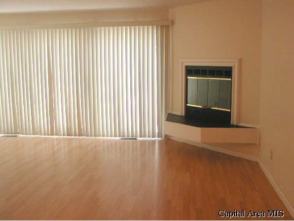 30 Country Place Springfield, IL 62703 - Photo 1 of 9
