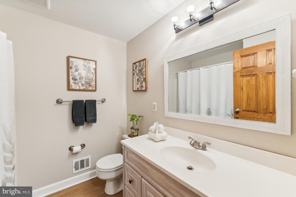 141 Magnolia Road Sterling, VA 20164 - Photo 13 of 43 Gallery Image 13
