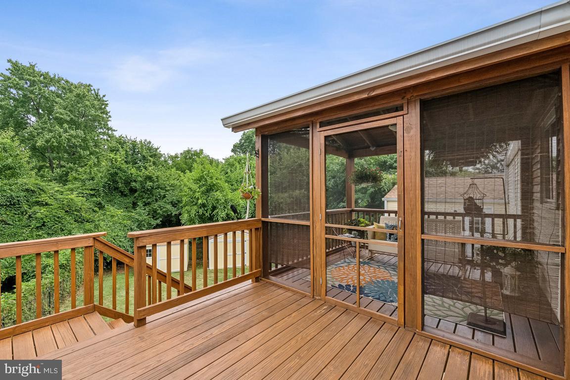 141 Magnolia Road Sterling, VA 20164 - Photo 35 of 43 Gallery Image 35