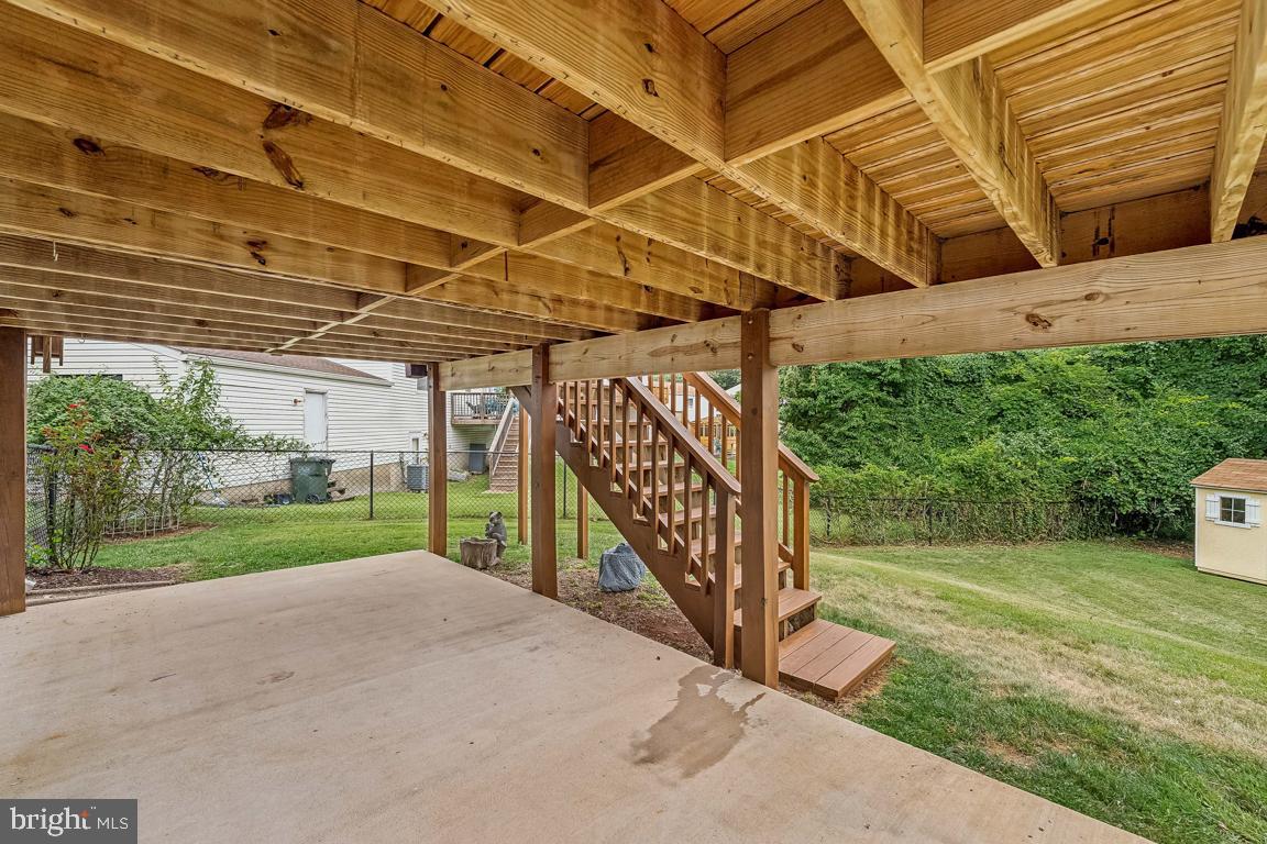 141 Magnolia Road Sterling, VA 20164 - Photo 36 of 43 Gallery Image 36