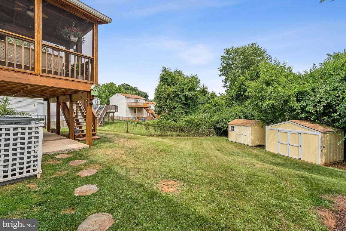 141 Magnolia Road Sterling, VA 20164 - Photo 38 of 43 Gallery Image 38