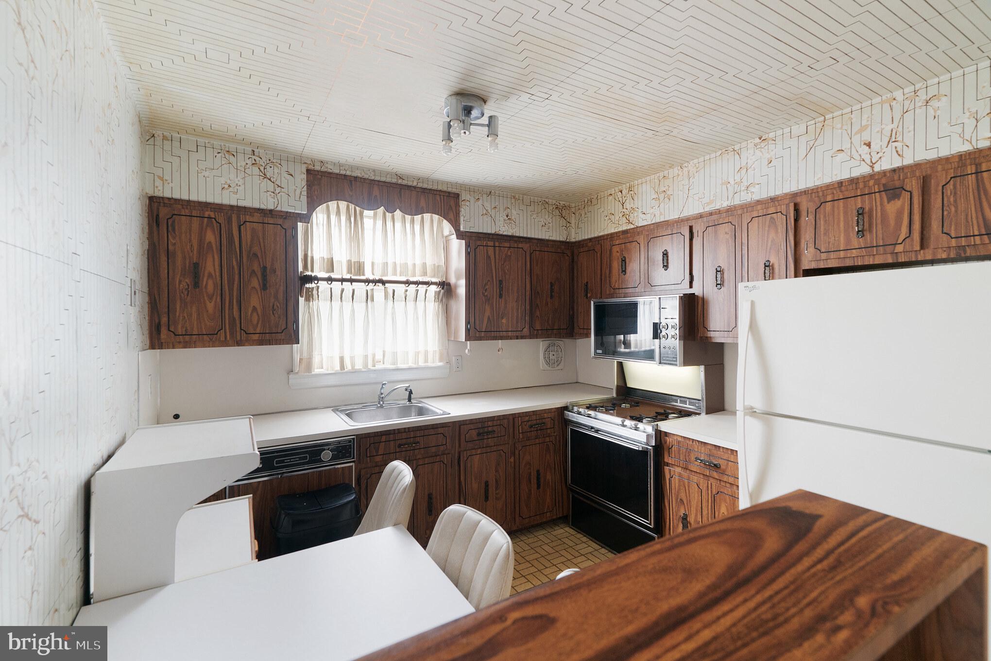 1630 Fox Chase Road Philadelphia, PA 19152 - Photo 8 of 33 Gallery Image 8