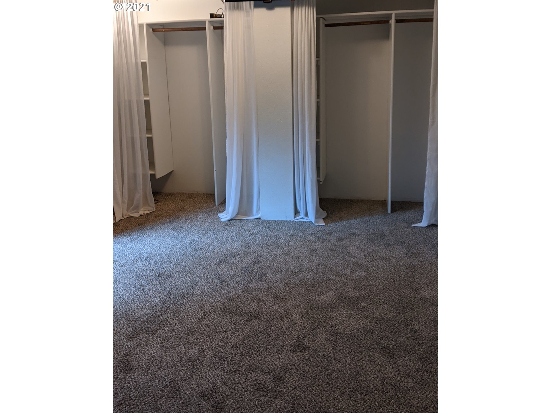 2818 Tree Top Lane West Linn, OR 97068 - Photo 23 of 26 a view of a room with wall