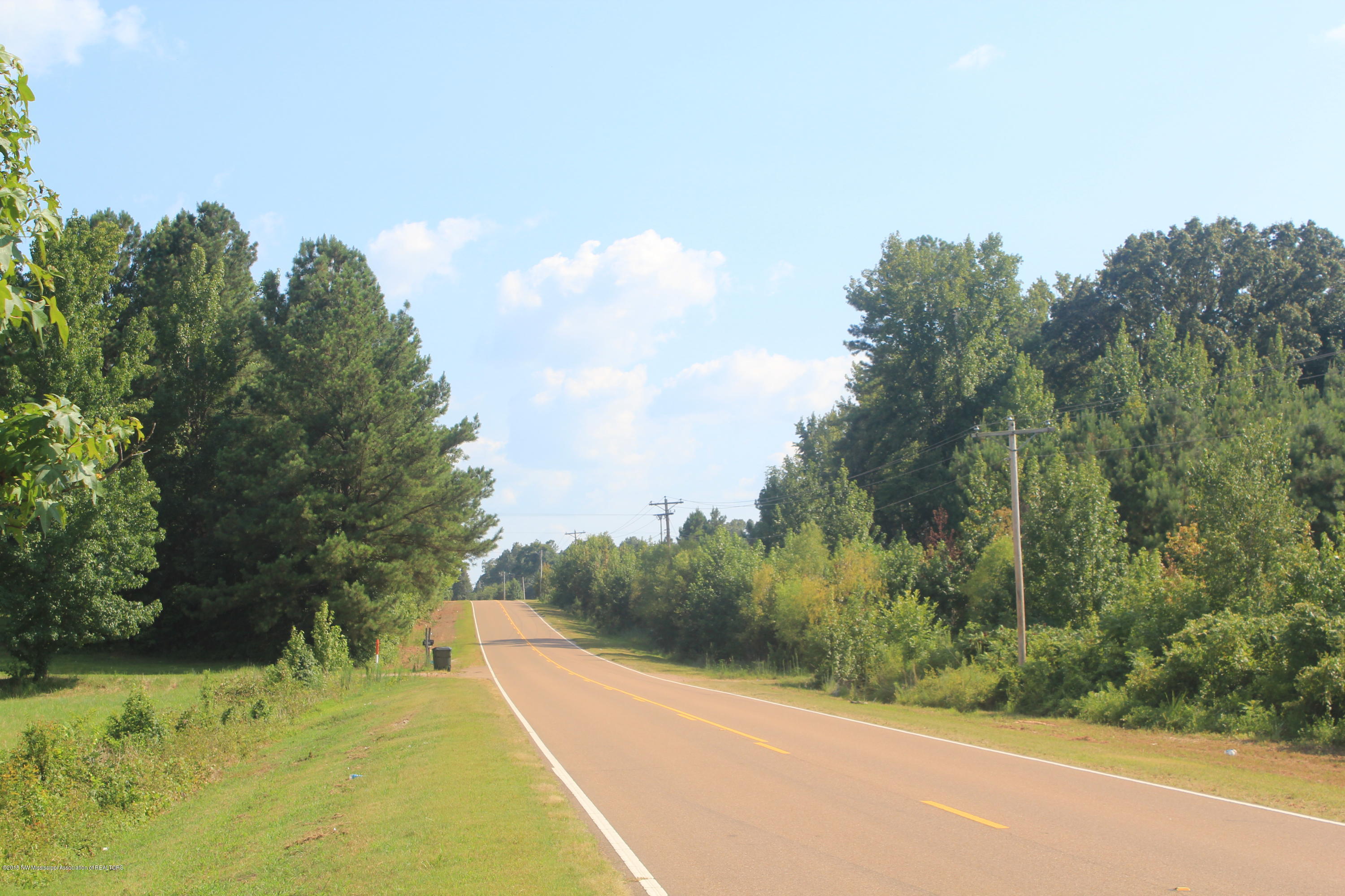280 North Red Banks Road Red Banks, MS 38661 - Photo 1 of 23 Primary Photo