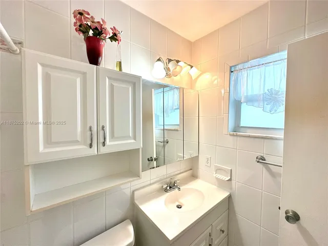 $95,900 | 5300 Washington Street, Unit A139, Hollywood, FL 33021