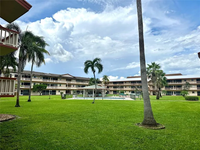 $95,900 | 5300 Washington Street, Unit A139, Hollywood, FL 33021