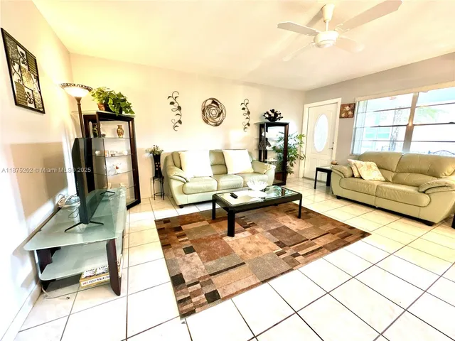 $95,900 | 5300 Washington Street, Unit A139, Hollywood, FL 33021