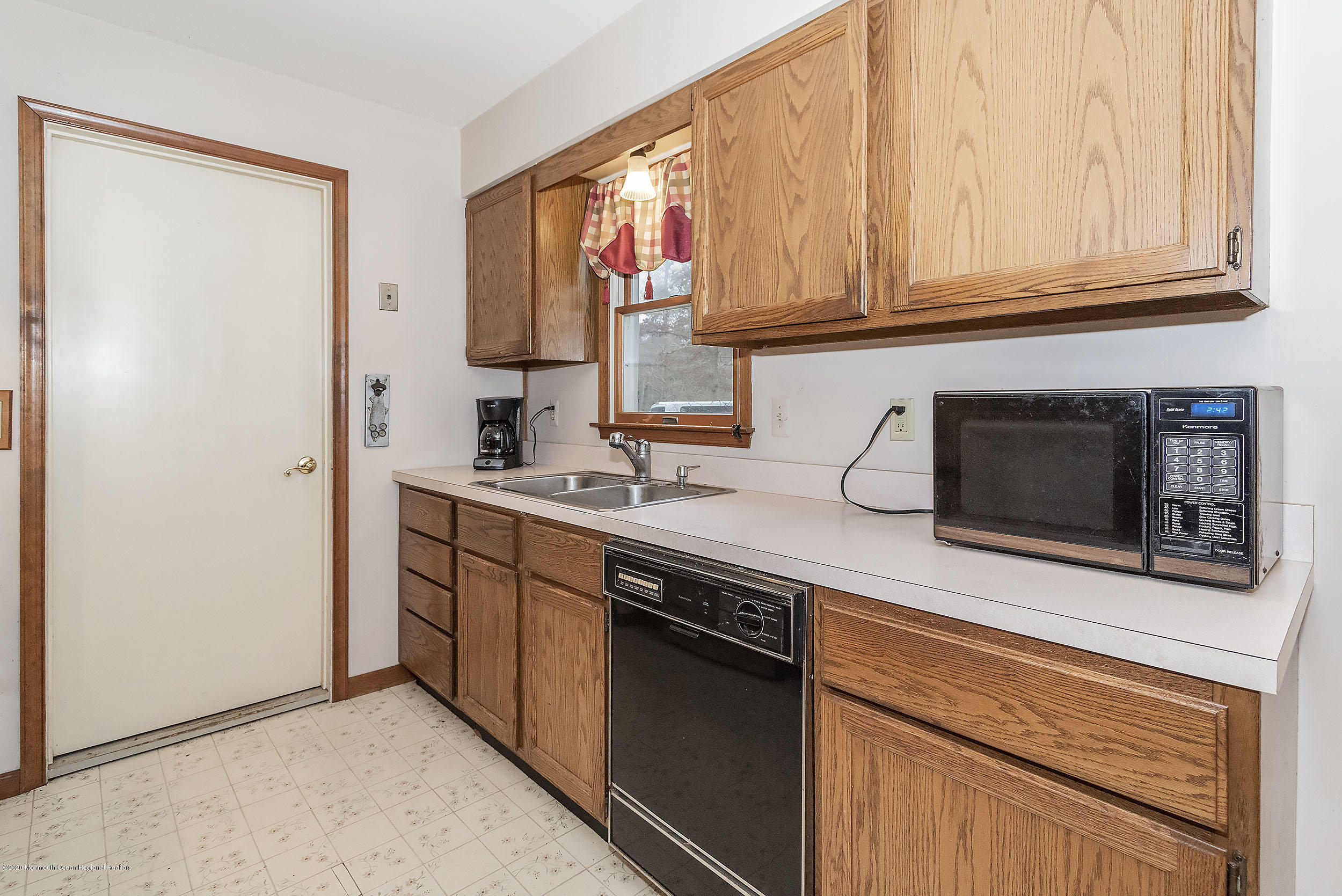 1 Country Ln Road Waretown, NJ 08758 - Photo 15 of 35 Kitchen1