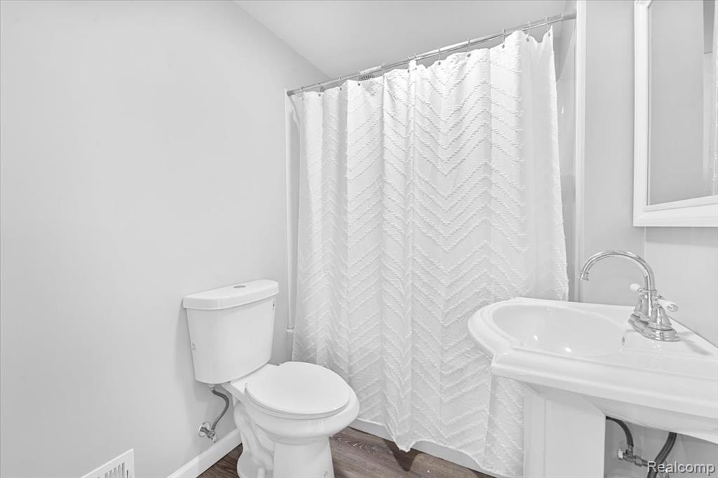 6211 Inkster Road Taylor, MI 48180 - Photo 13 of 24 Gallery Image 13