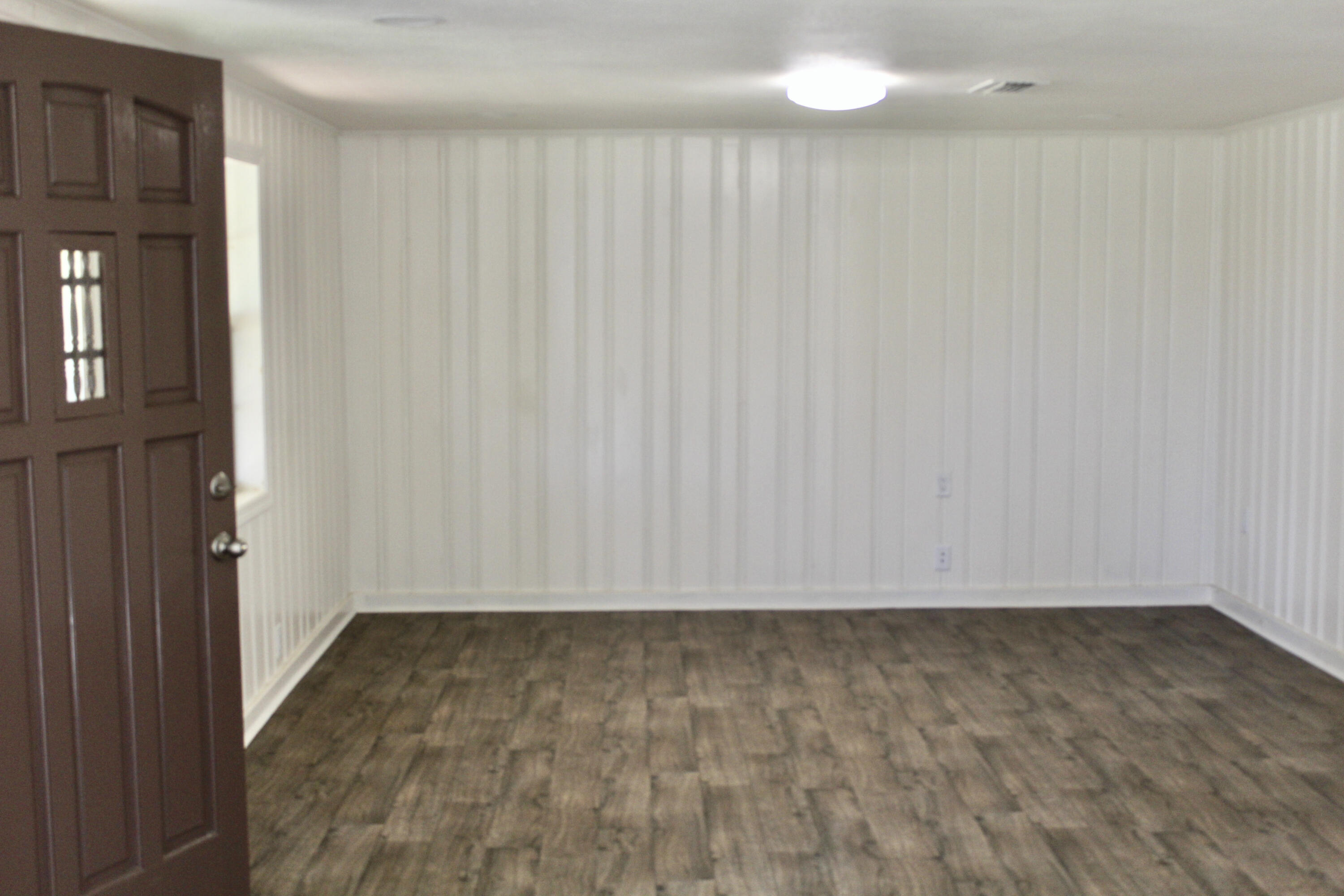 2833 Ponce De Leon Springs Road Ponce de Leon, FL 32455 - Photo 4 of 16 a view of room with window