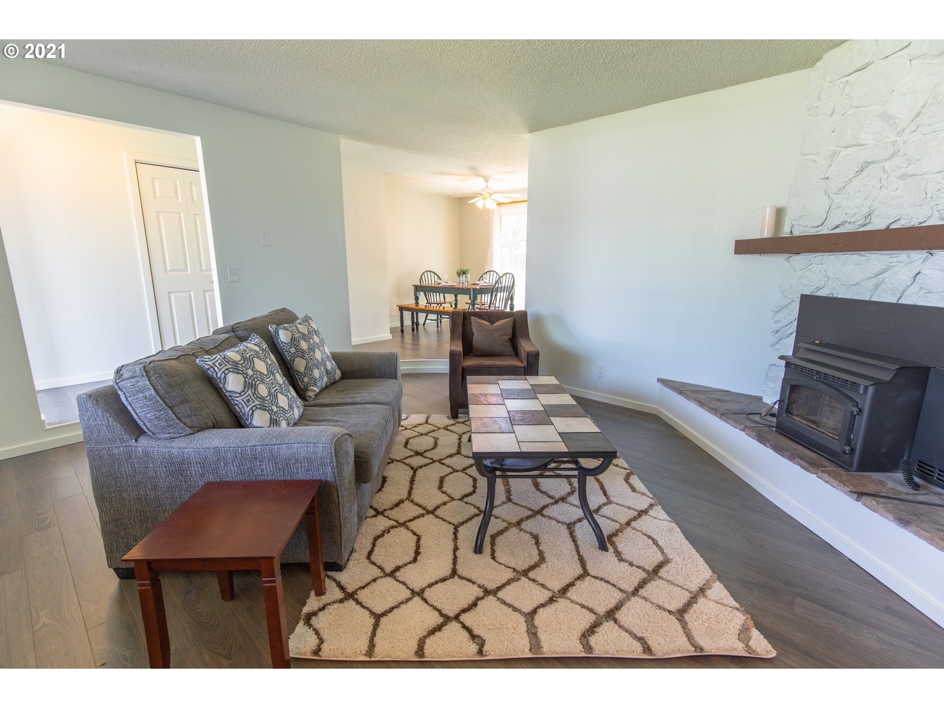 543 South 49th Place Springfield, OR 97478 - Photo 4 of 17