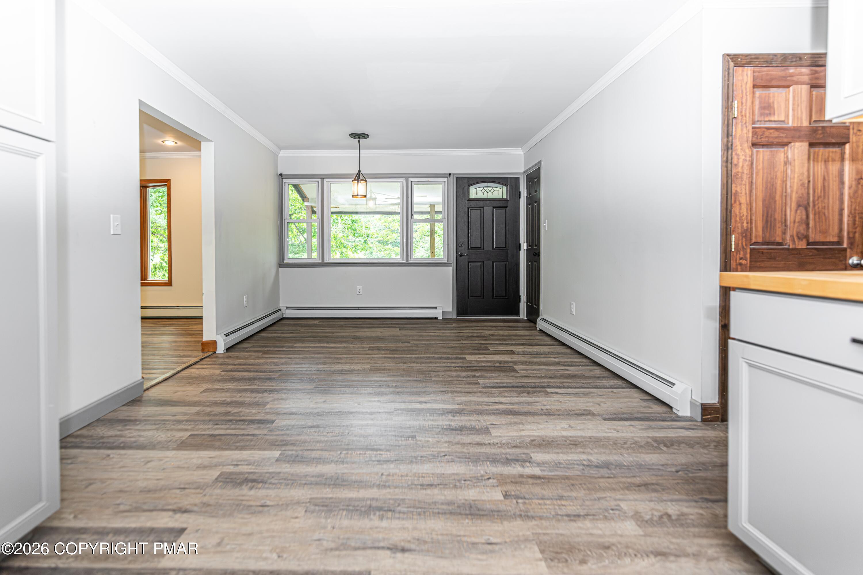 6011 Running Valley Road Stroudsburg, PA 18360 - Photo 19 of 38 Dining area
