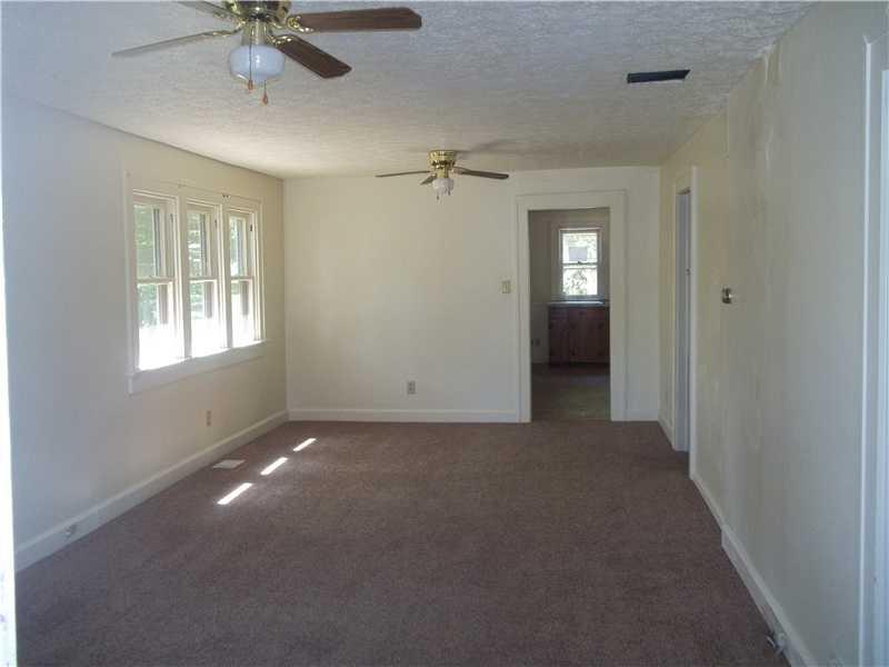 912 South High School Road Indianapolis, IN 46241 - Photo 4 of 8 Gallery Image 4